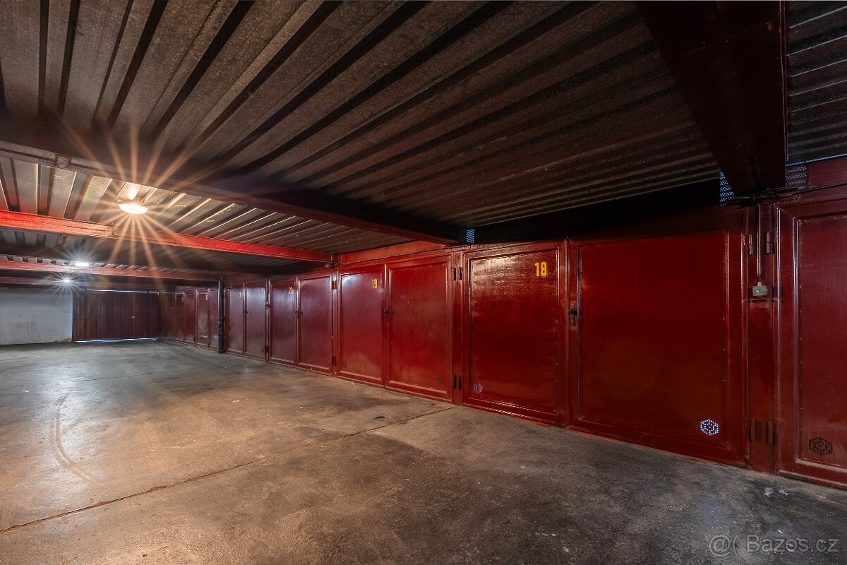 Pronájem garáže 15 m2 v Plzni ve Skvrňanech (Pecháčkova) - 5