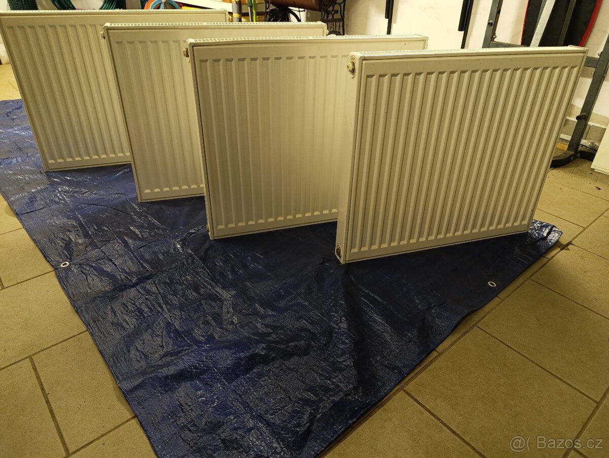 4 ks deskových radiátorů - 5