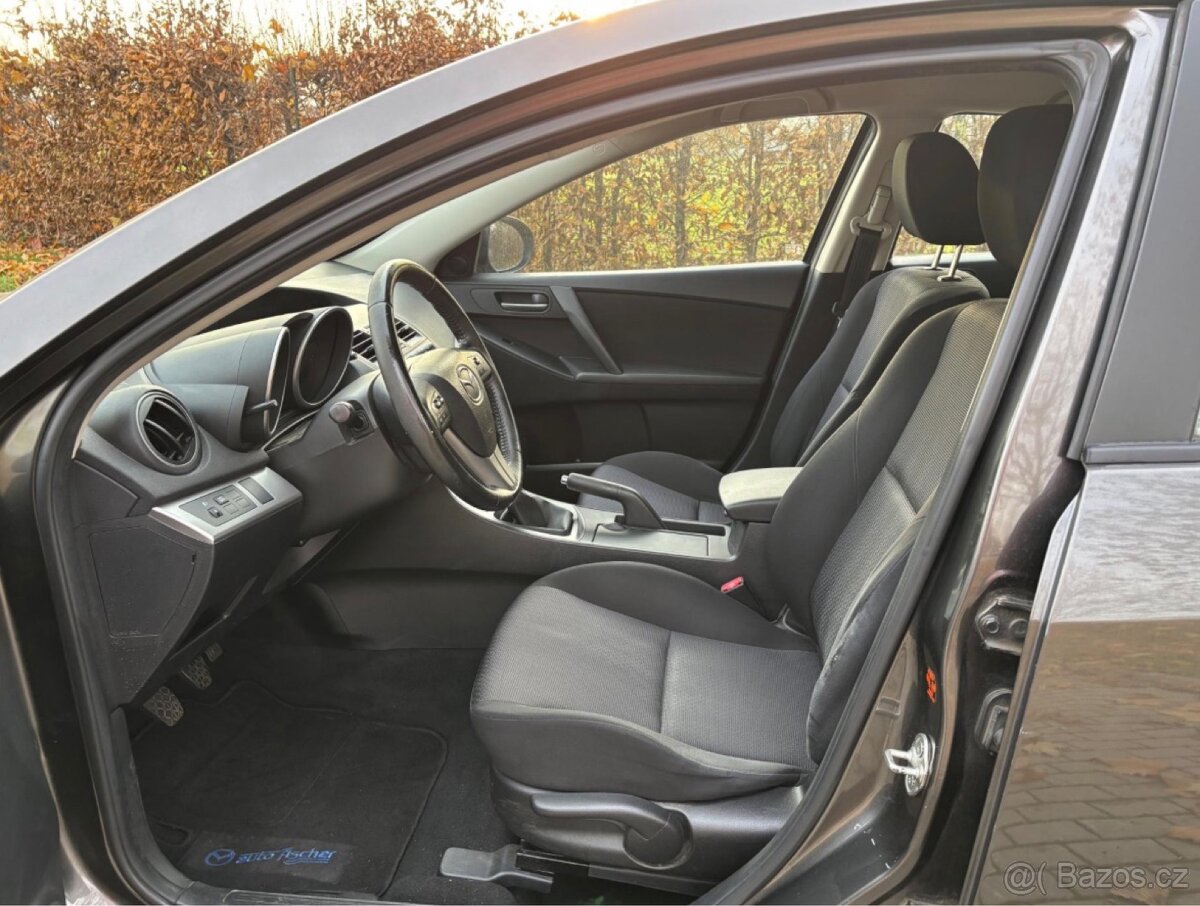 MAZDA 3 1.6 77 kW ROK 2010 - BENZÍN - 5