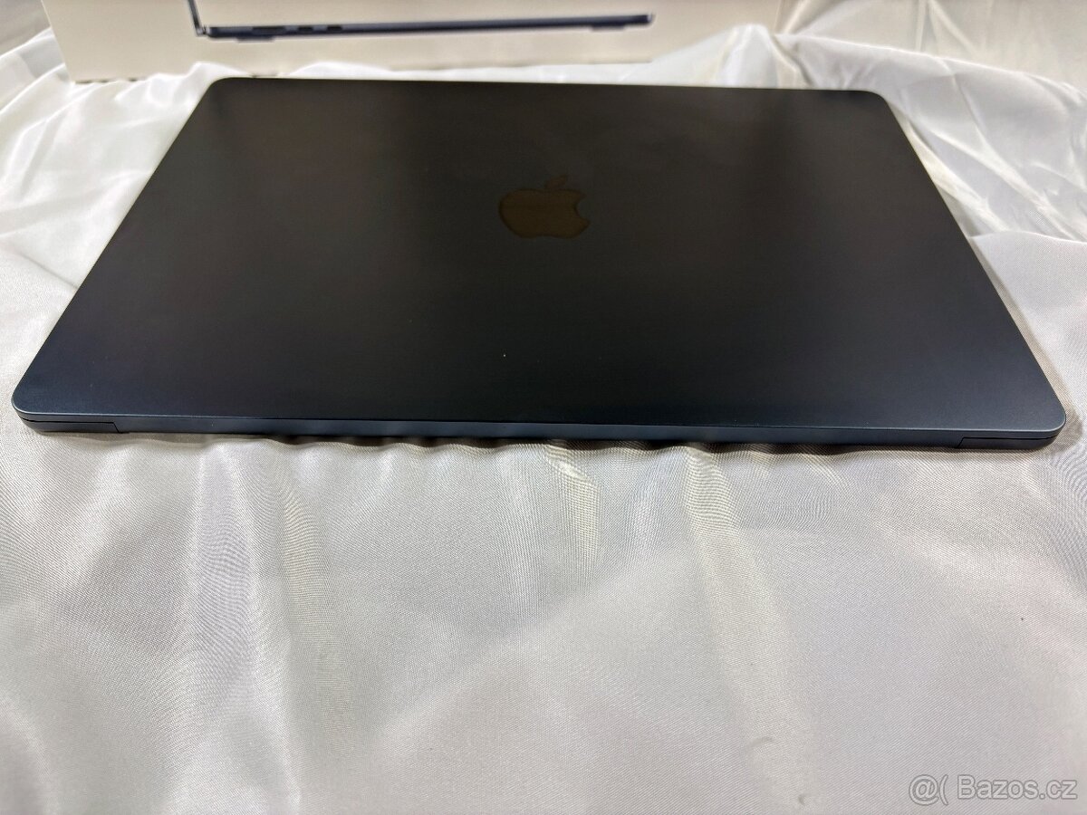 Apple MacBook Air 15" M3 10-GPU 8GB 256GB - Midnight CZ - 5