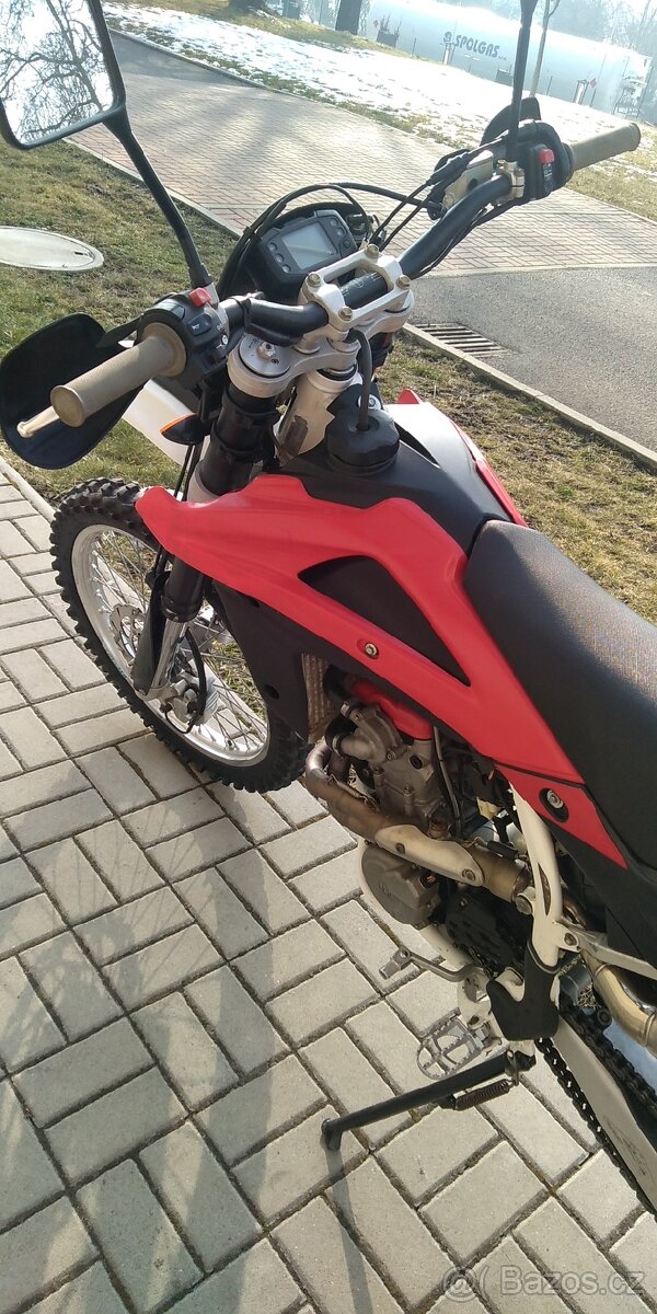 Husqvarna te250