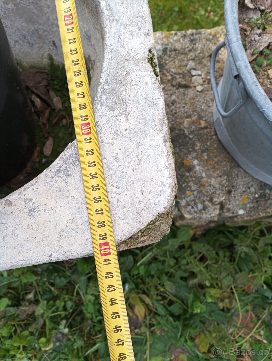 Betonové koryto, betonový květináč - 5