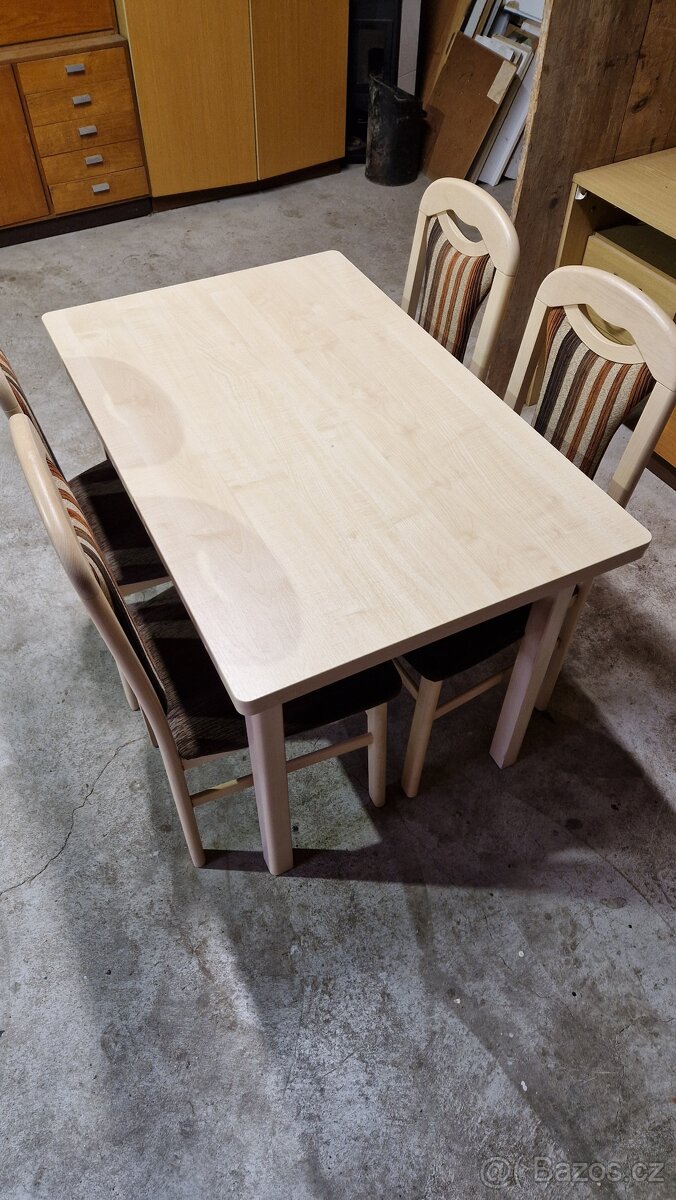 Jídelní stůl a čtyři židle - 5