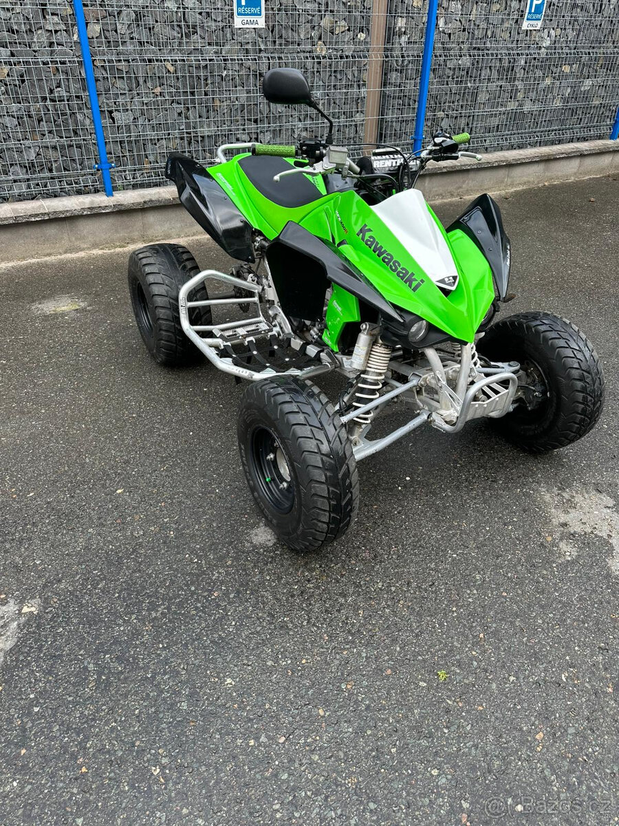 Sportovní čtyřkolka Kawasaki KFX450R s SPZ