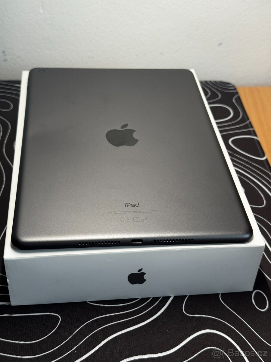 Apple iPad 9.generace 64 GB - 5