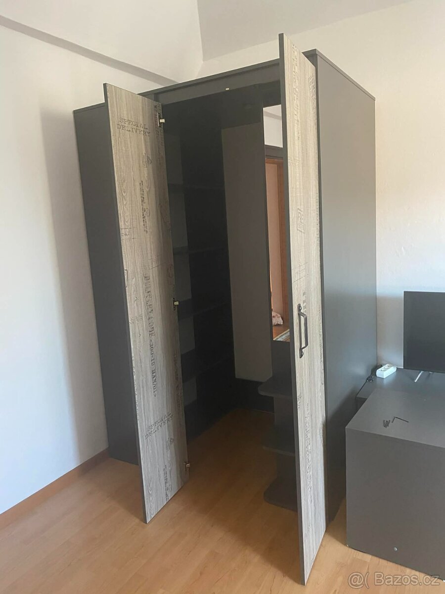 Skříň jako šatna - 5