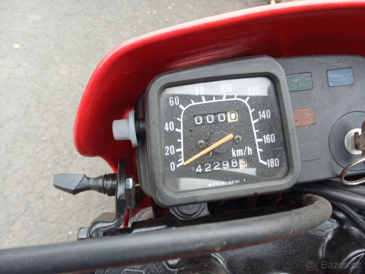 Suzuki DR600