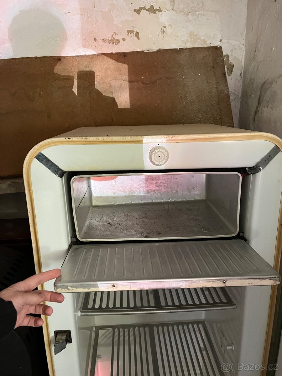 Retro lednice Calex funkční - 5