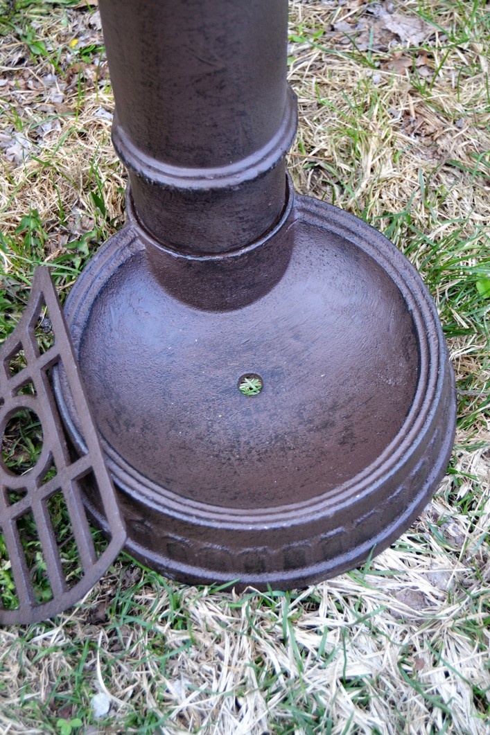 Vodovodní sloupek - kašna - litinová výlevka - hnědá - 5