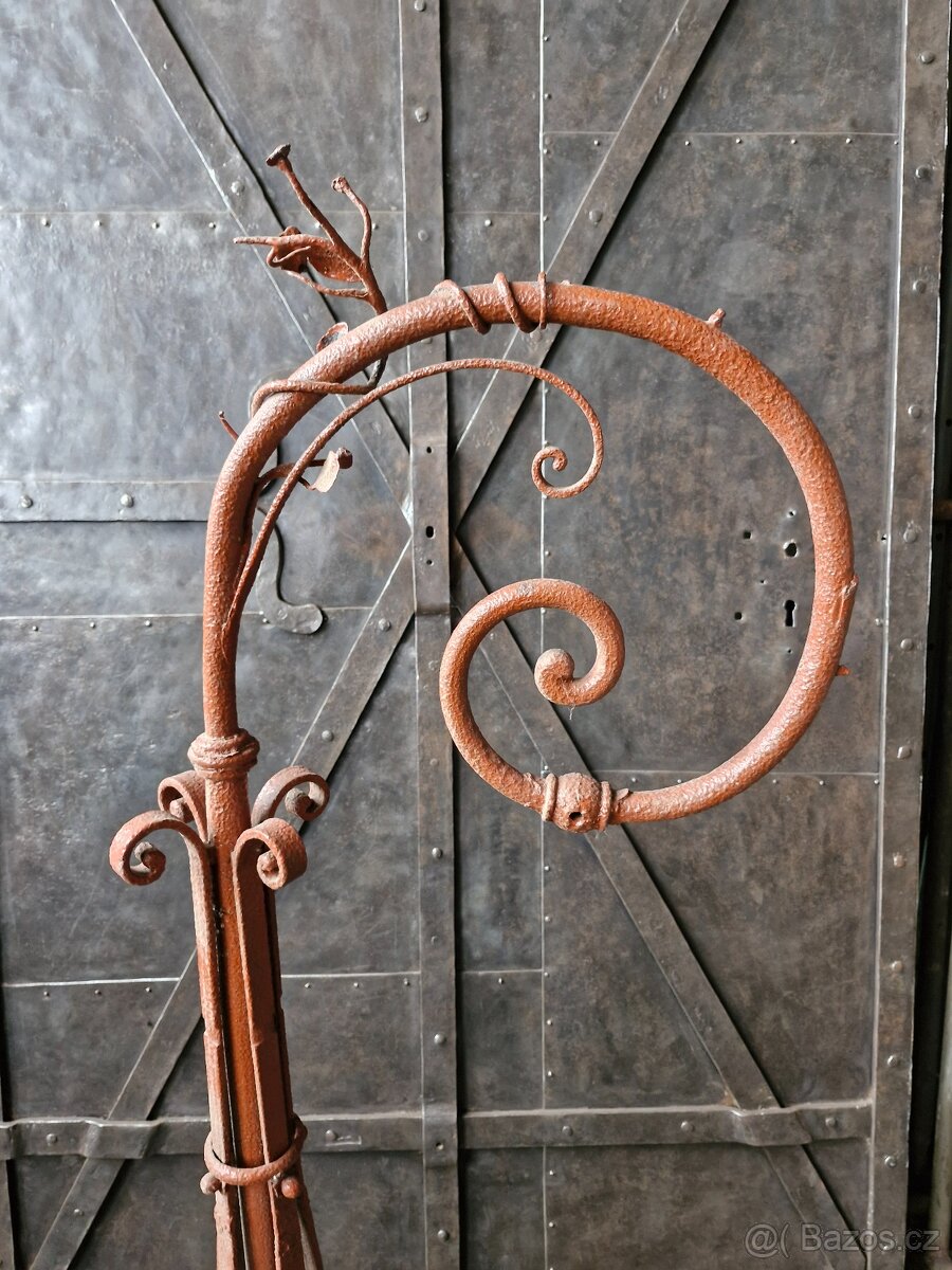 Kovaný historický držák - 5