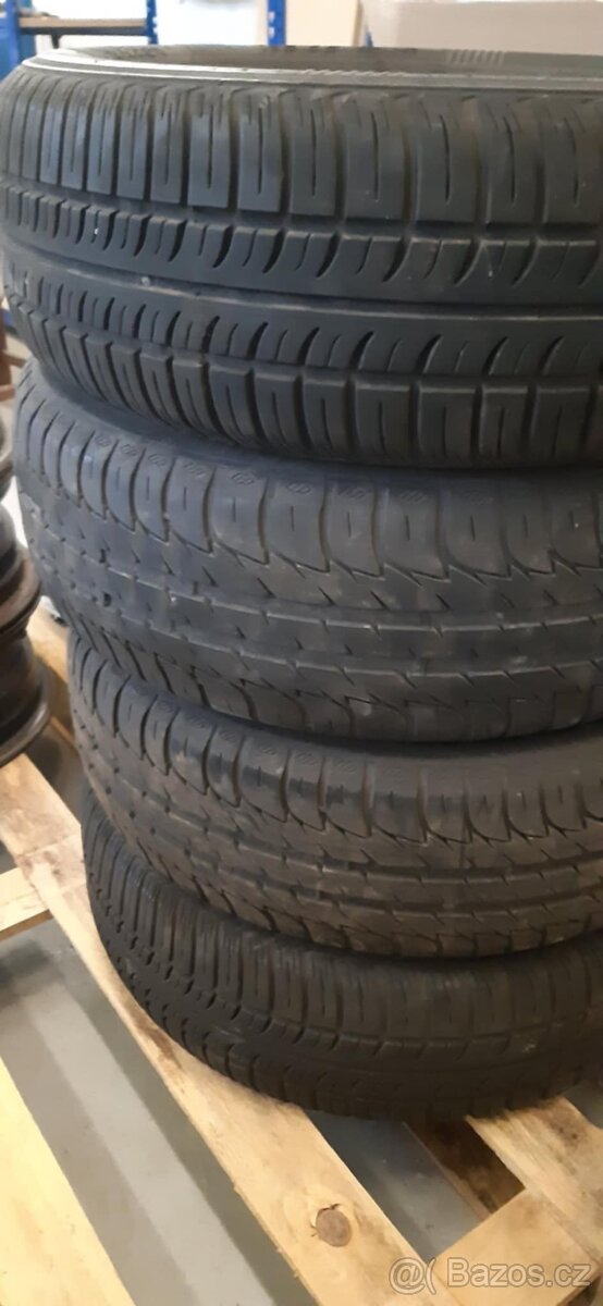 Sada plechových disků a letních pneu - 5