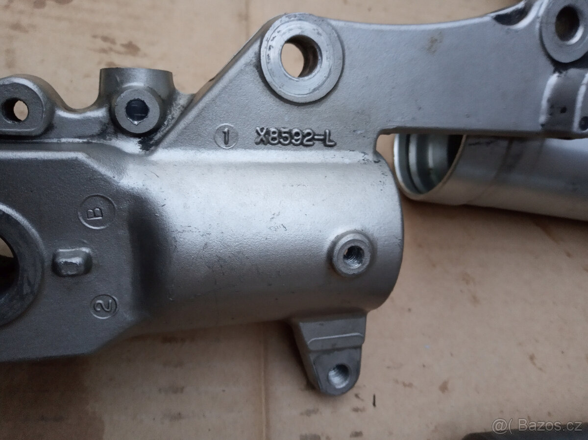 Suzuki GSX-R 1100 - ruzné menší ND - 5