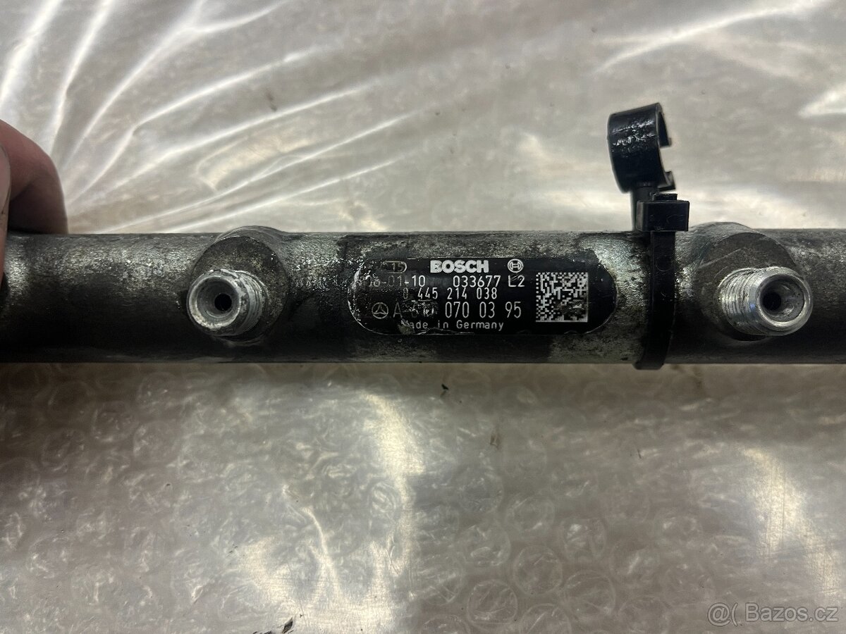 KOMPLETNÍ VSTŘIKOVACÍ LIŠTA 2.2 CDI 100KW 0445214038 - 5