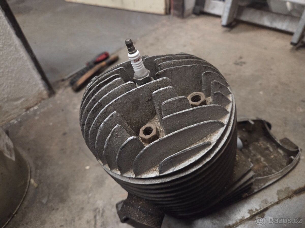 Motor Jawa 250 pérák - 5