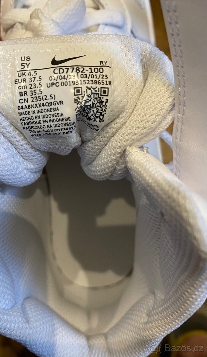 Dámské kotnikove tenisky Nike - 5