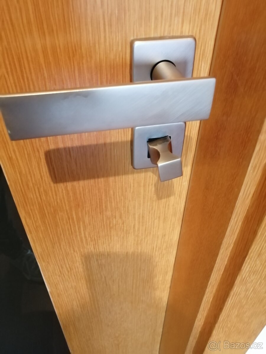 1x OBŘÍ posuvné dveře a 5x bezfalcové dveře - 5