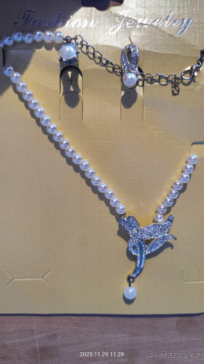 Perlový náhrdelník s náušnicemi. - 5