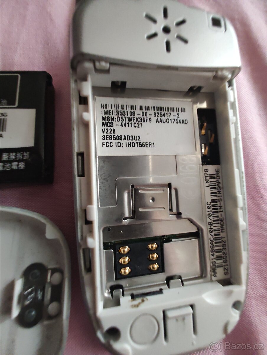 Motorola v220 zánovní - 5