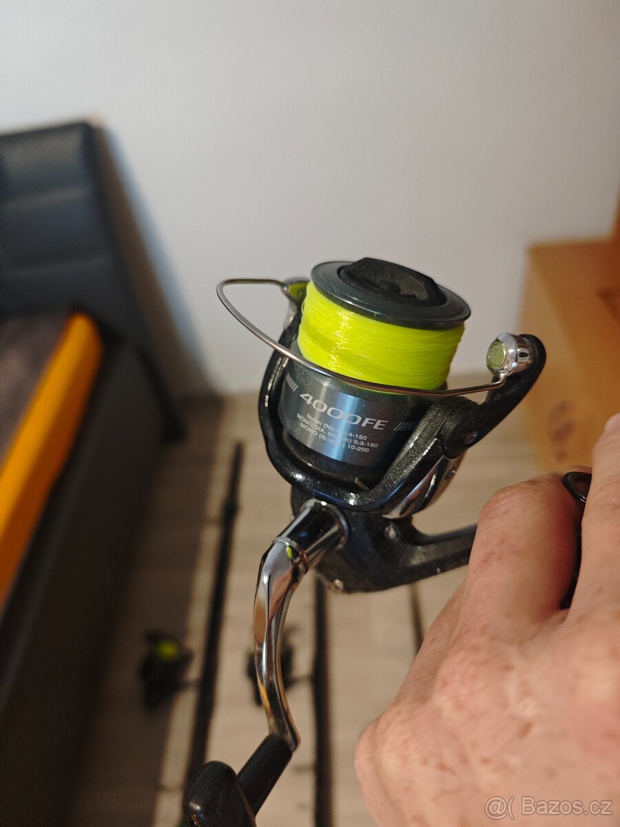 Rybářské vybavení plus pruty a navijáky. - 5