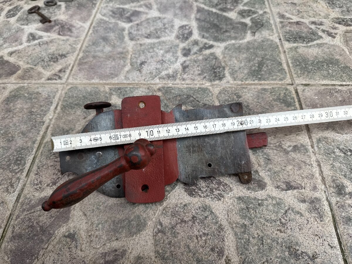 Velmi starý dveřní zámek - 5