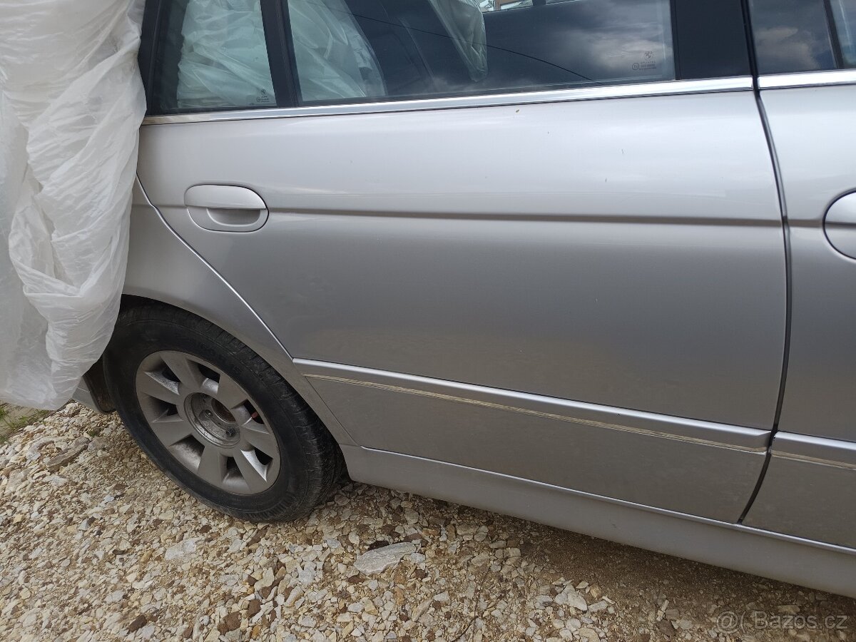 BMW E39 - dveře boční různých barev bez koroze - 5