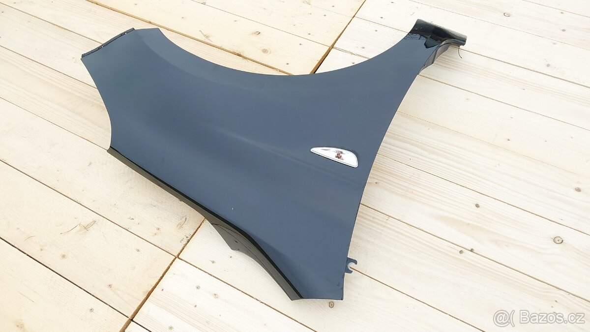 HYUNDAI i20 Blatník PP černý - 5