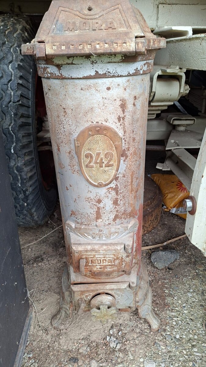 Kamna Petry,Mora 242. - 5