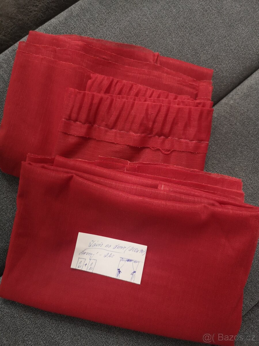 Záclony, červené závěsy, ubrus. - 5