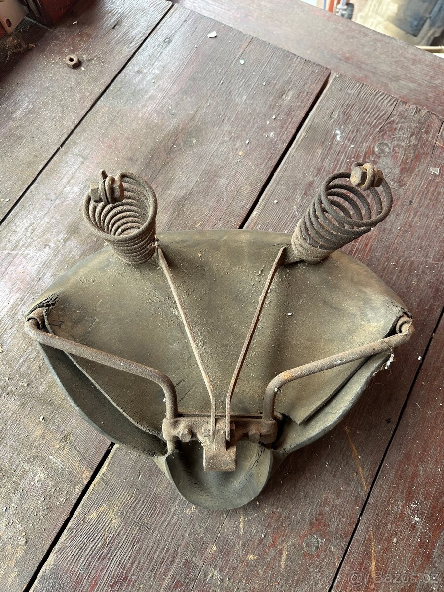 Čz 125T - sedlo - 5