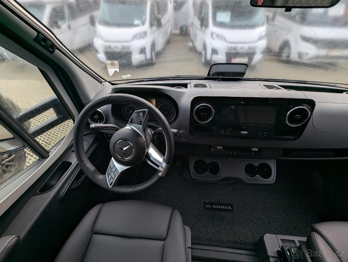 ADRIA MB MATRIX SUPREME 670 SL - 5