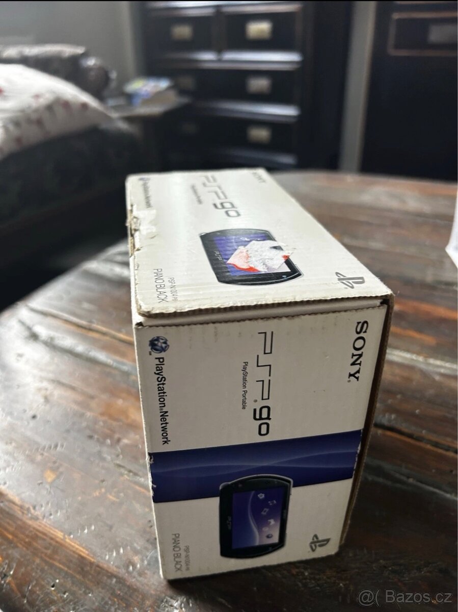 Sony Playstation Portable,PSP Go 16GB, Piano Black - 5