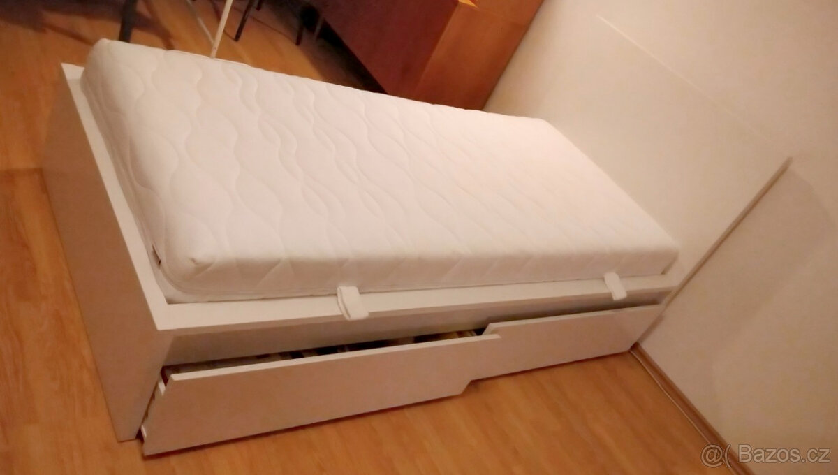 IKEA MALM postel vč. roštu, matrace a 2x šuplík - 5