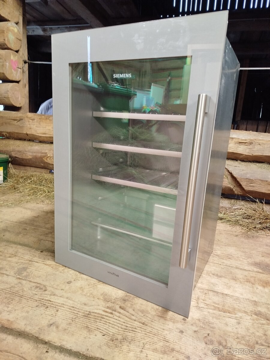 Vinotéka lednice Siemens - 5