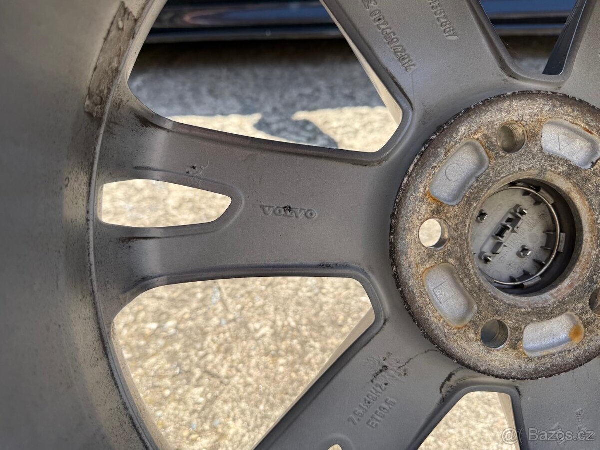 Volvo 5x108 235/50 R19 - 5