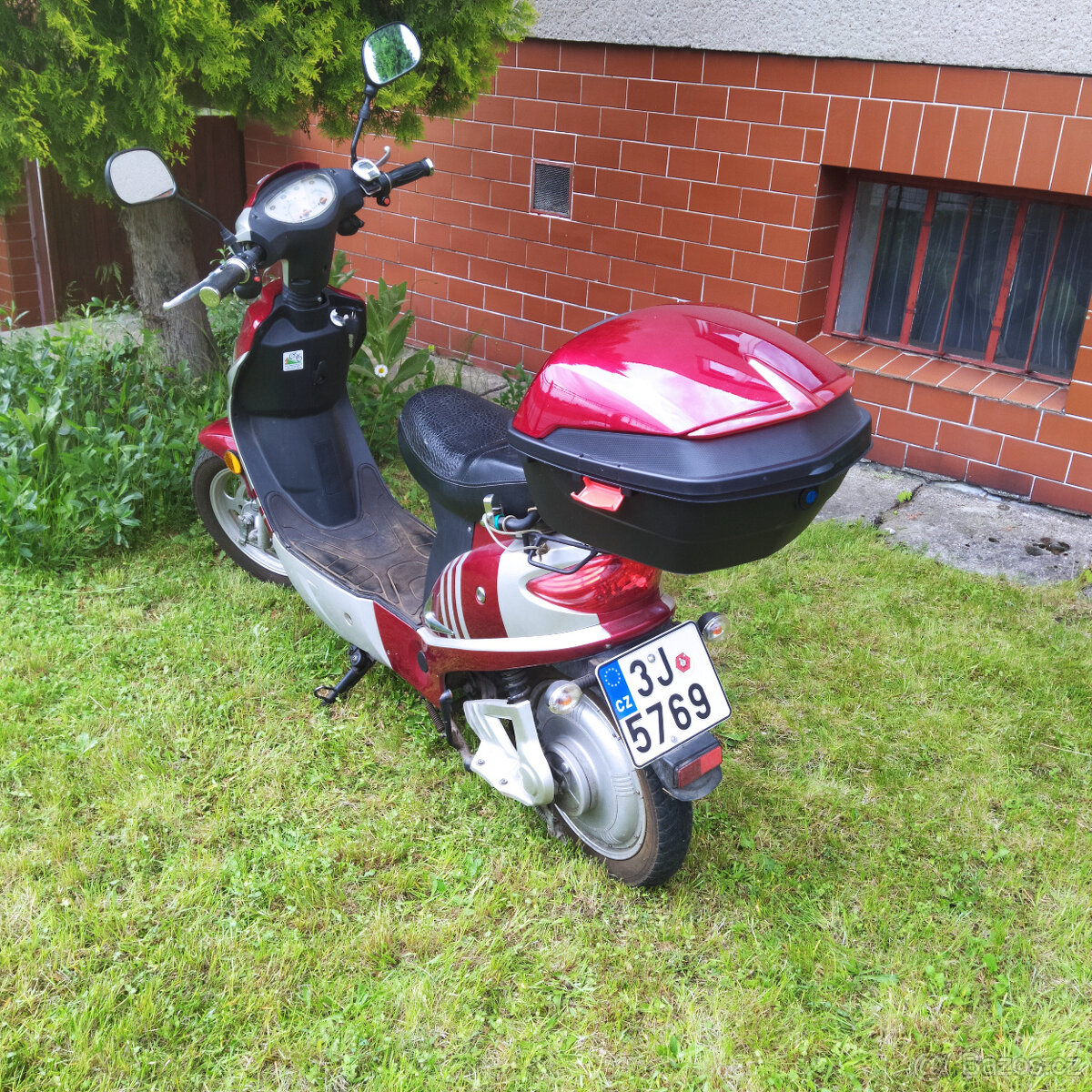 Prodám pěkný elektroskutr - 5