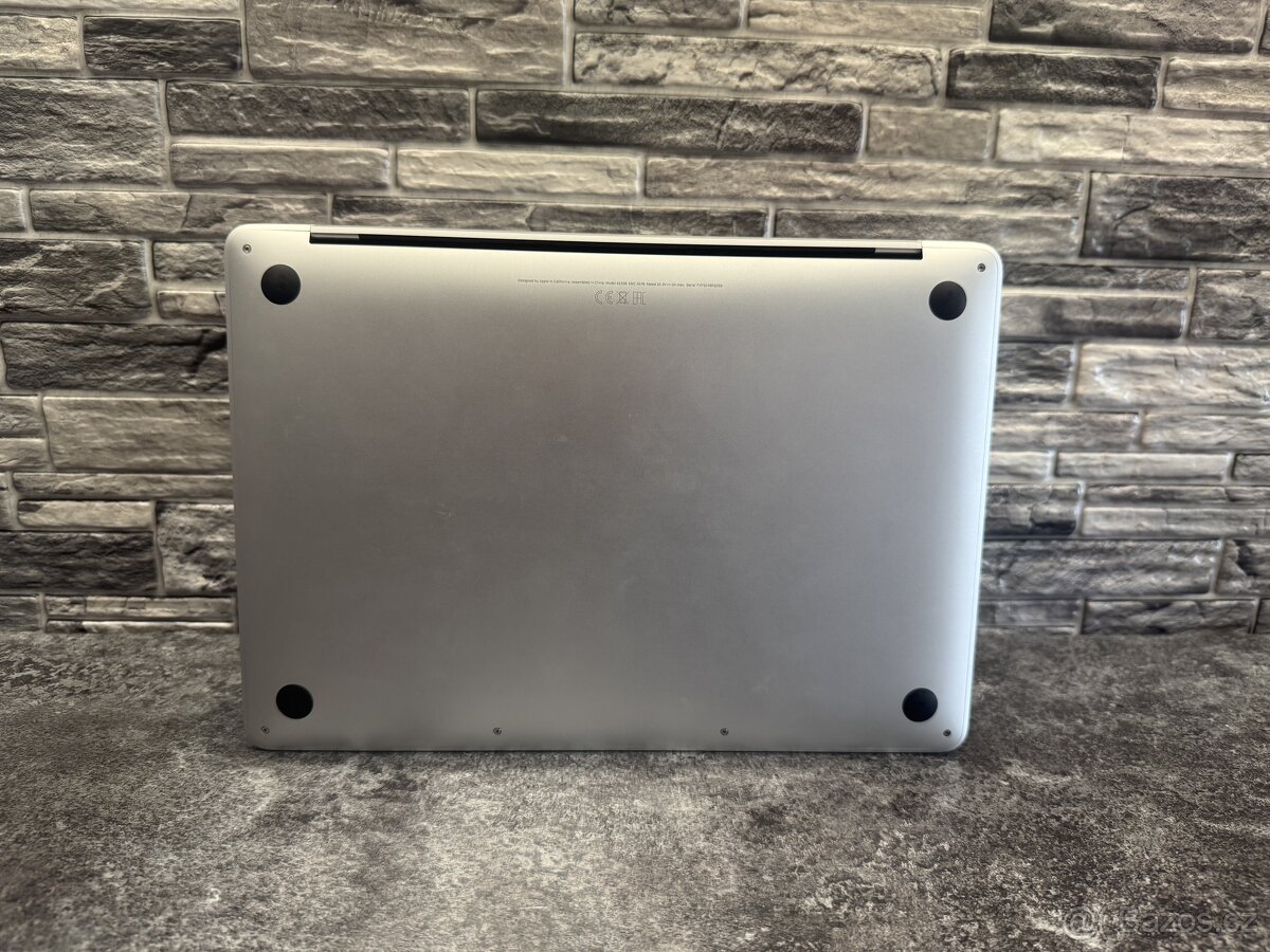 MacBook Pro 13" 2020 M1 / 8GB / 256GB - 5