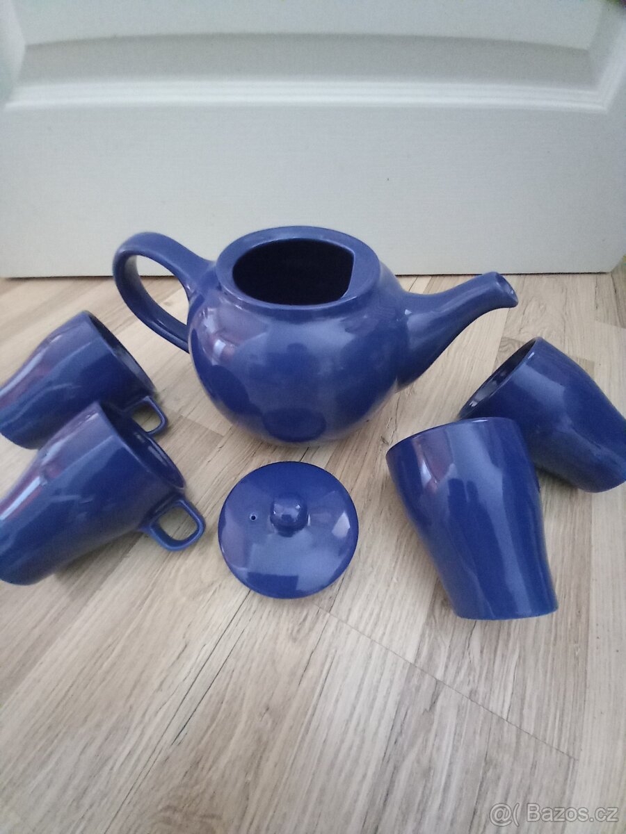 Prodám novou modrou konvici se 4 hrnky IKEA - 5