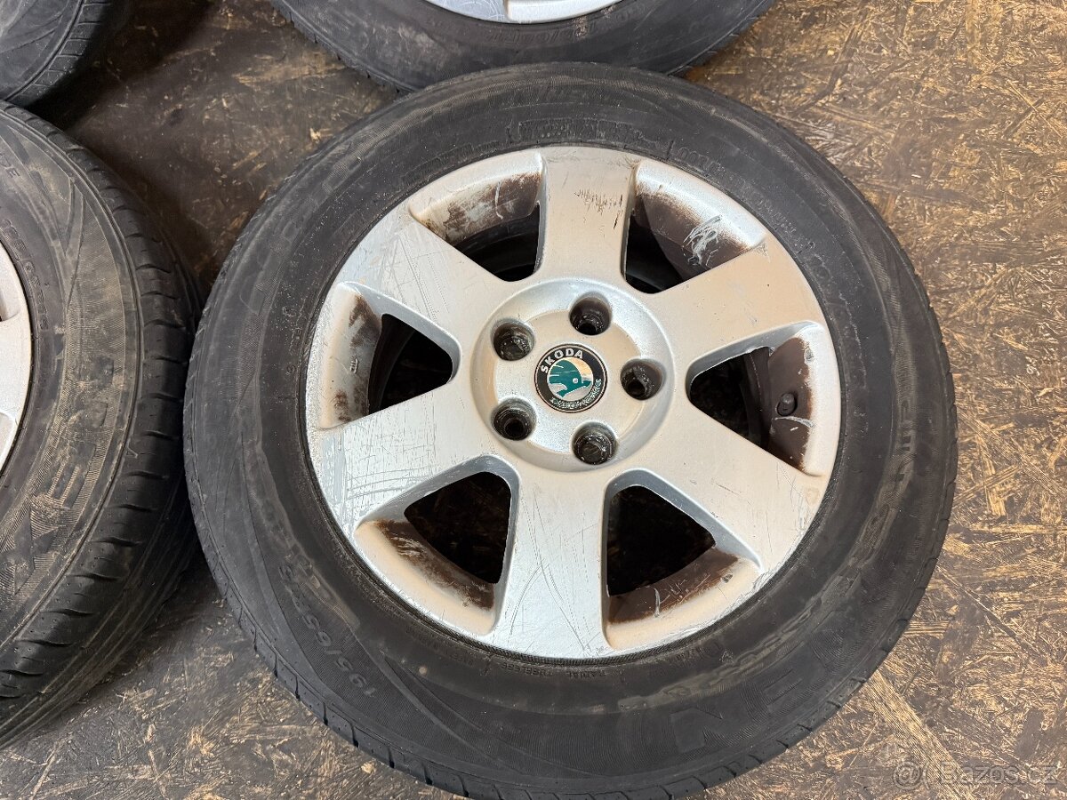 SADA ALU KOL ŠKODA 1Z0601025K 5x112 57,1mm ET47 195/65 R15 - 5