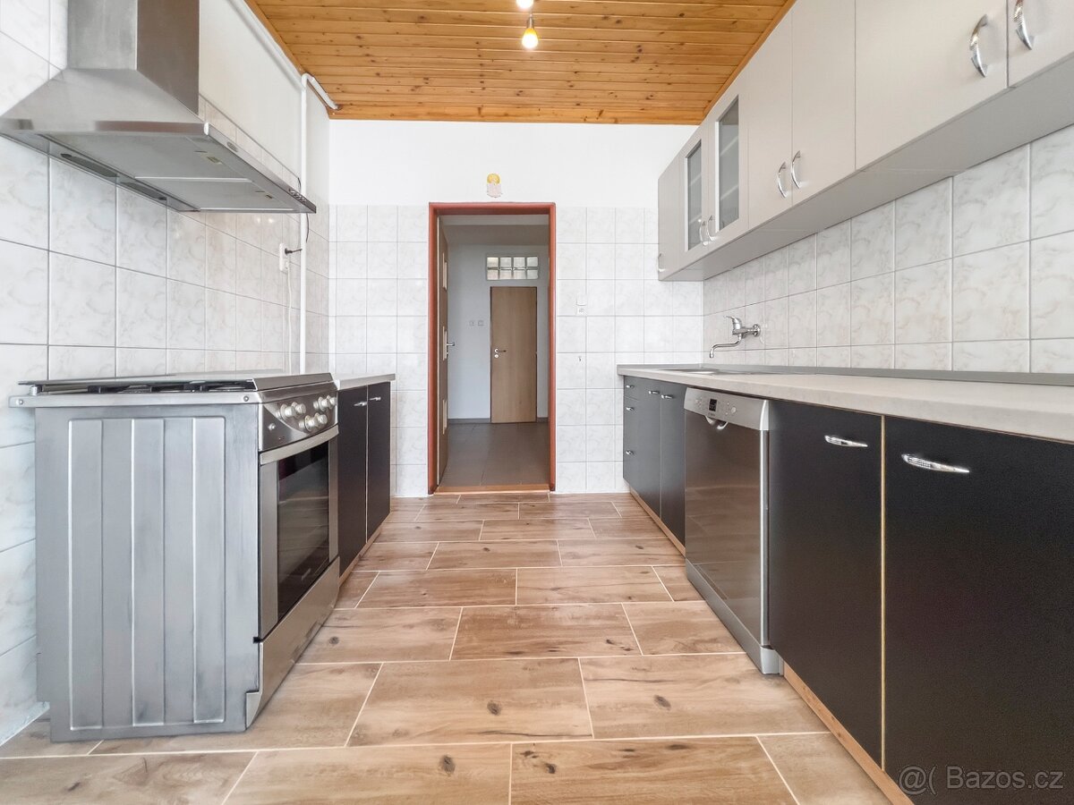 Pronájem prostorného bytu 2+1, 84 m2 - centru města - 5