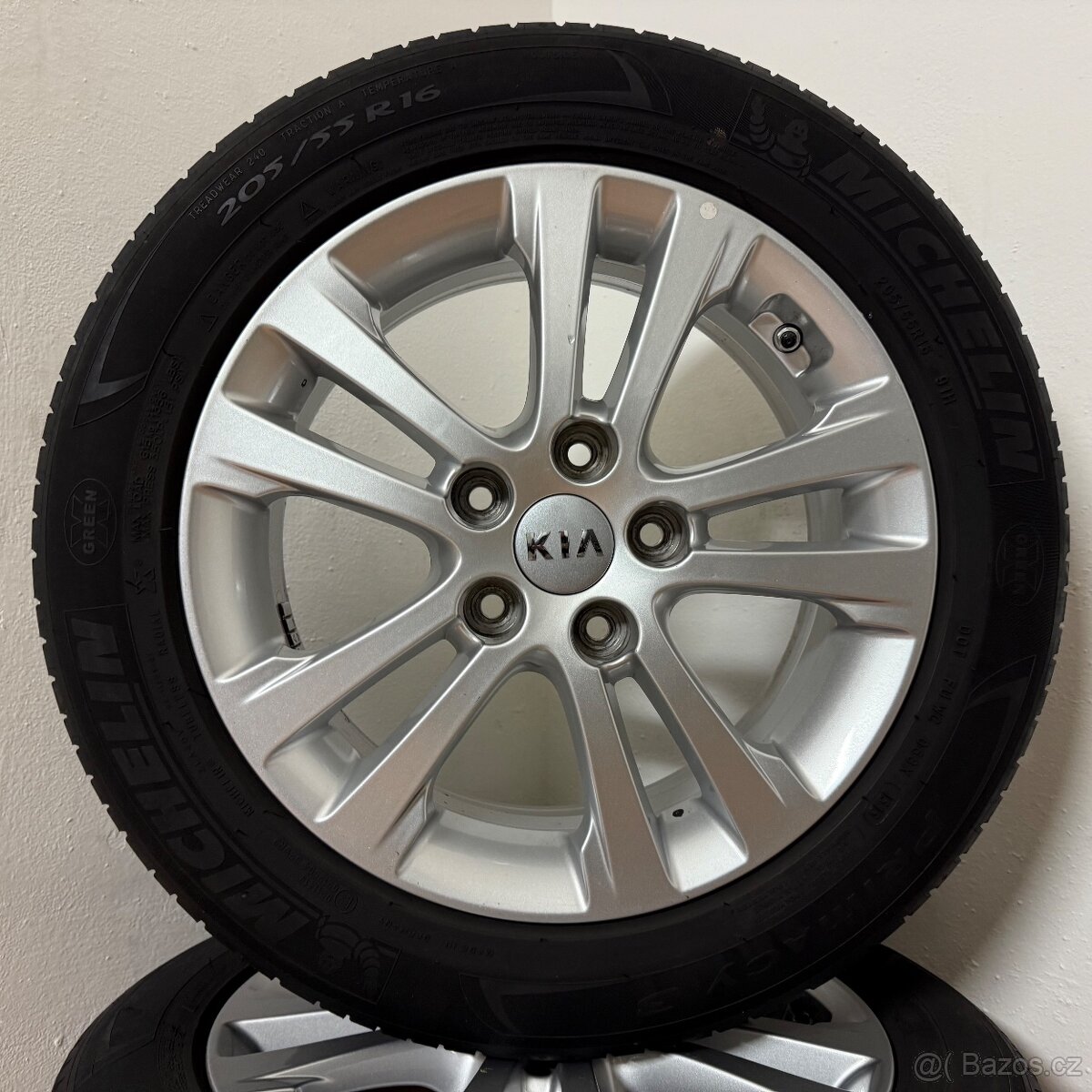 KIA CEED II 5x114,3 R16 ET50+LETNÍ 205/55R16 4,5mm - 5