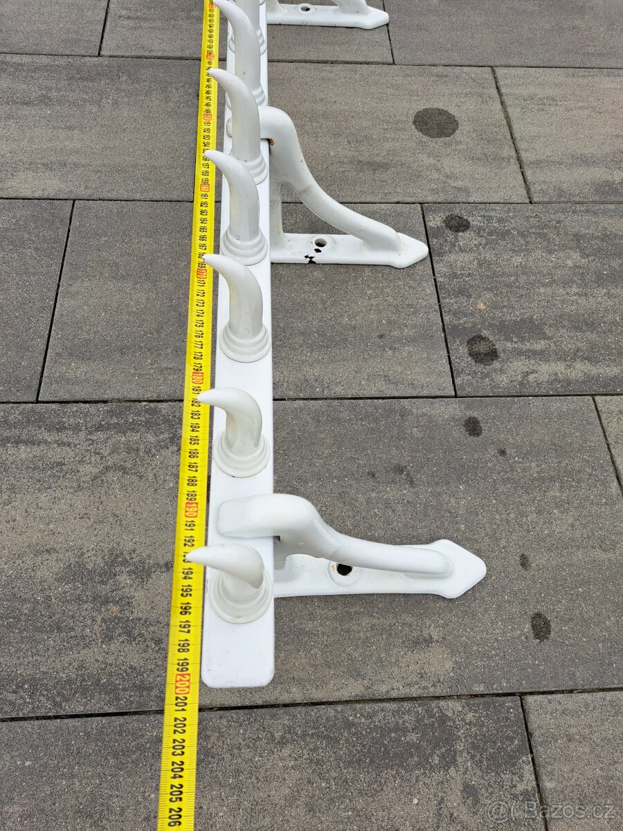 Řeznický věšák - 5