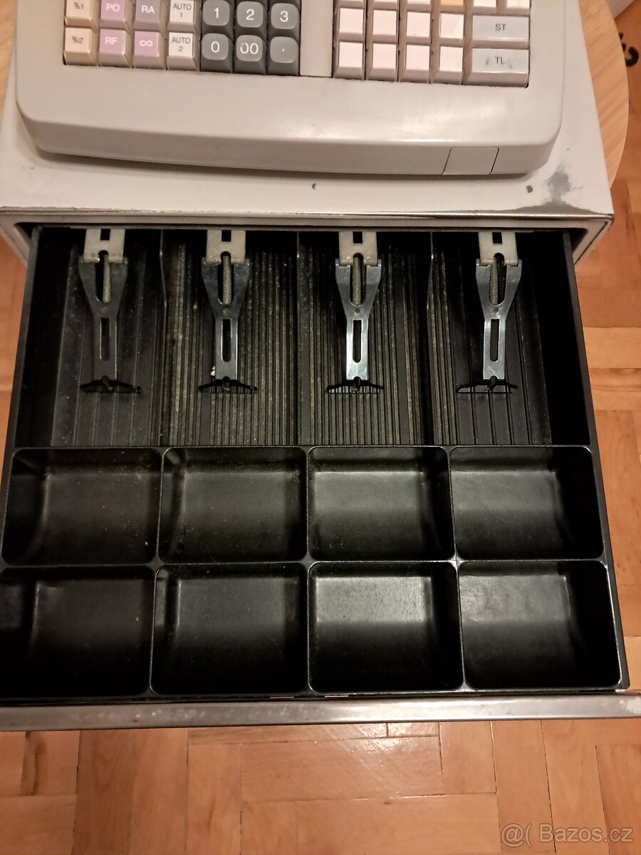 Prodám starší pokladnu Sharp - 5