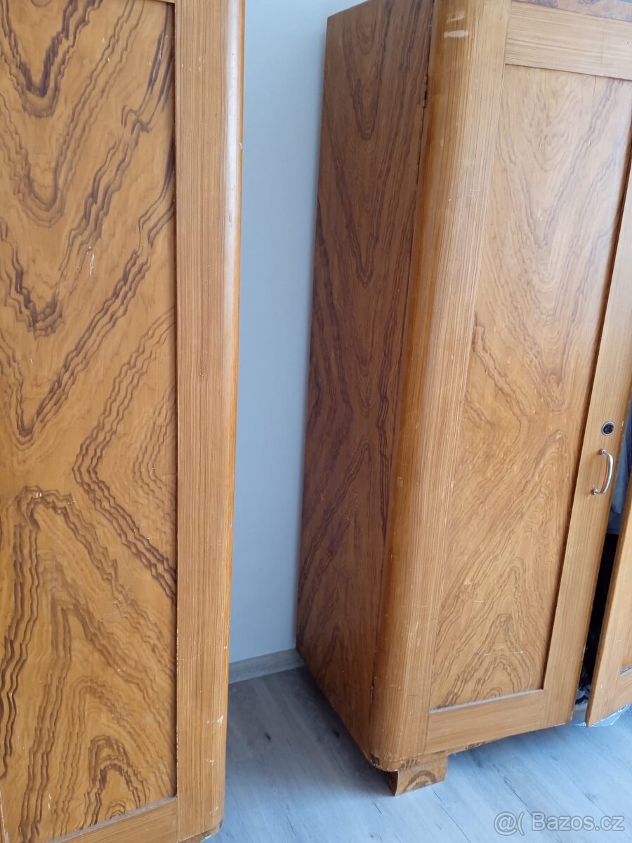 Retro skříně z masivu - 5