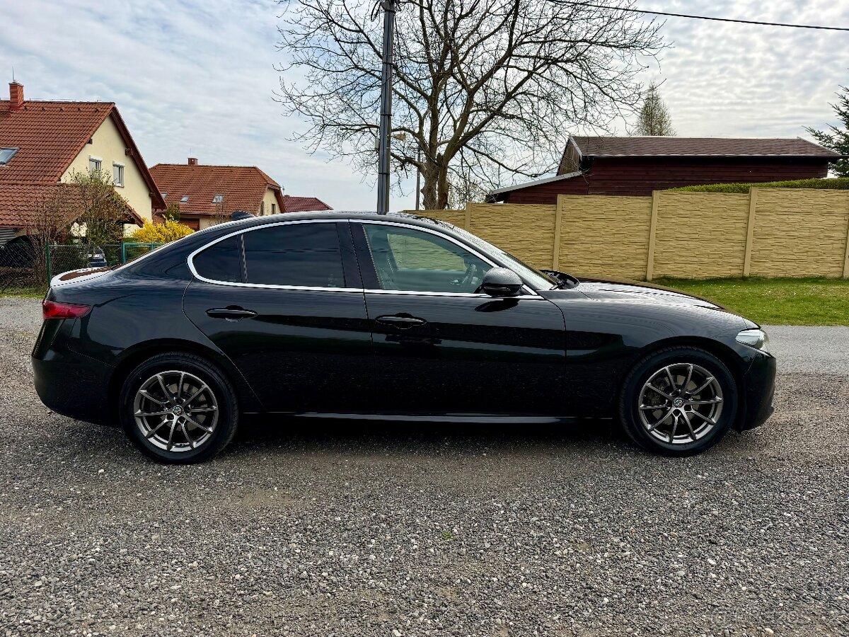 Alfa Romeo Giulia 2.2 JTDM Basis Nebourané Servisováno - 5