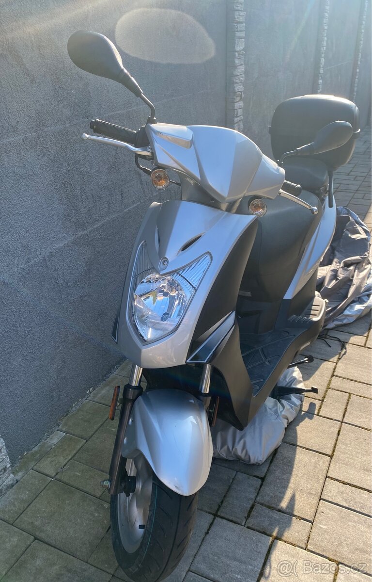 Skutr Moped Kymco Agility 50 4T - 5