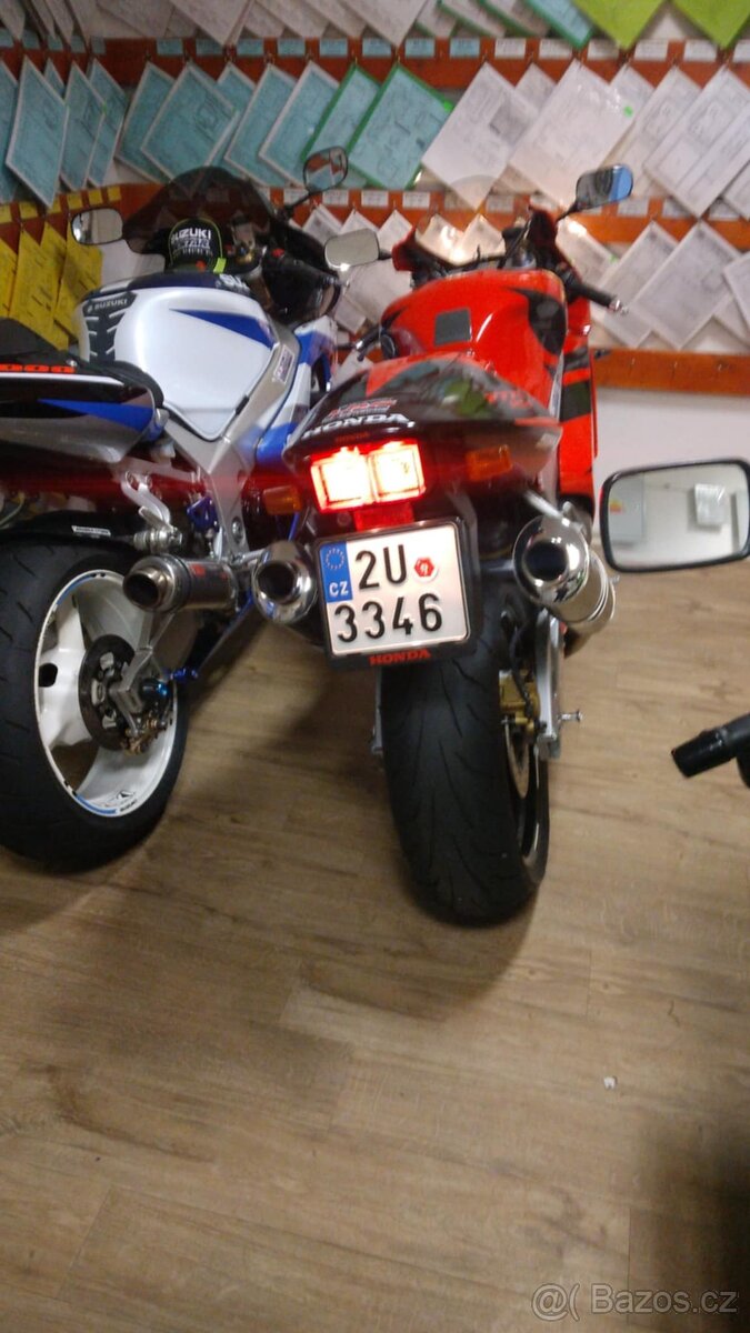 Prodám HONDU VTR 1000 SP1 - 5