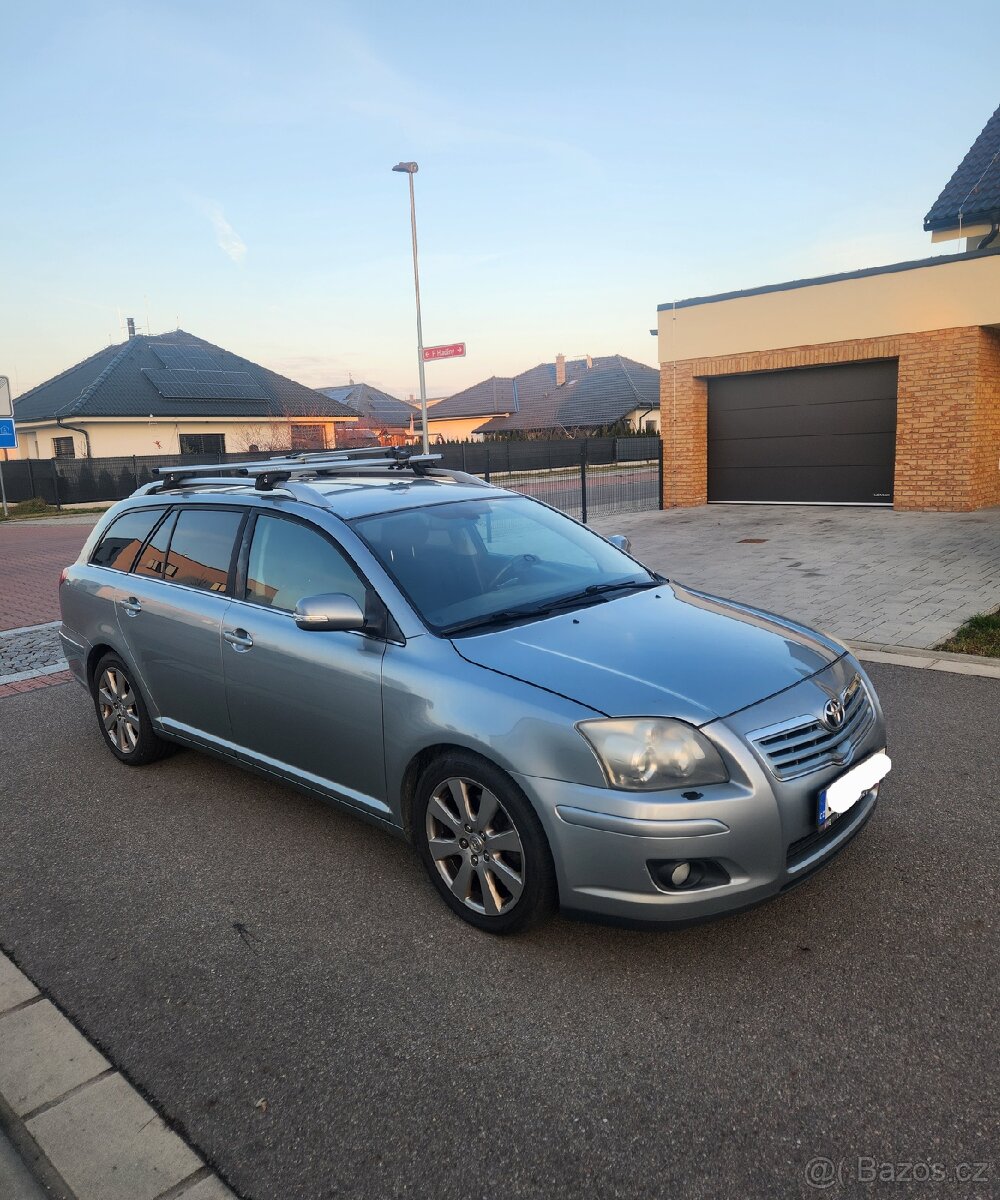 Toyota Avensis 2.2D Top Stav - 5
