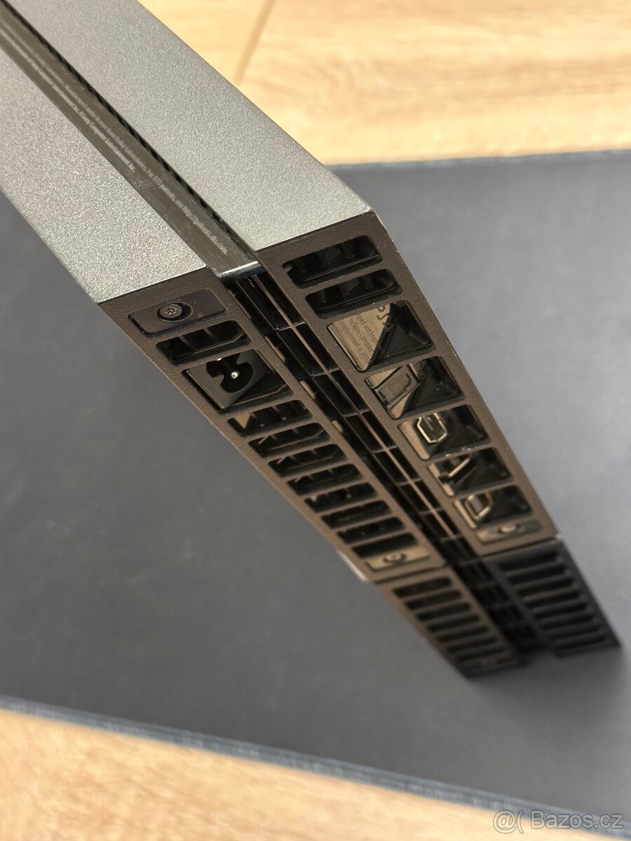 Playstation 4 500GB Černý, ovladač - 5