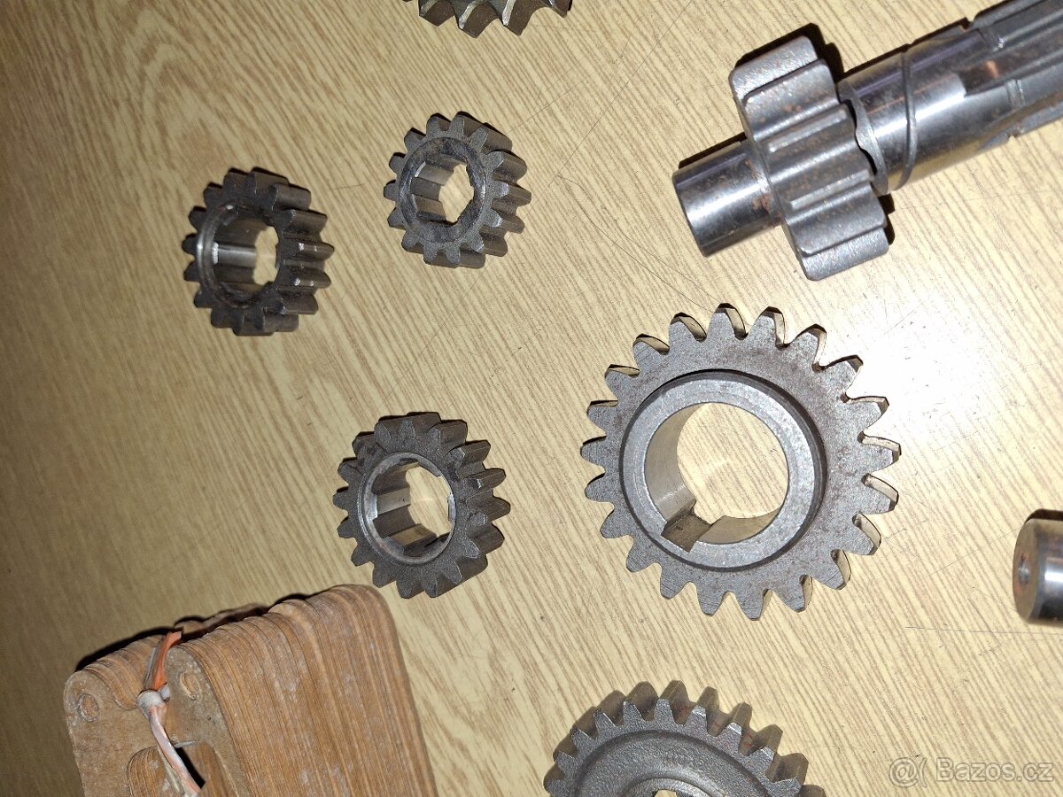 Jawa Čz díly převodovek uloženky - 5