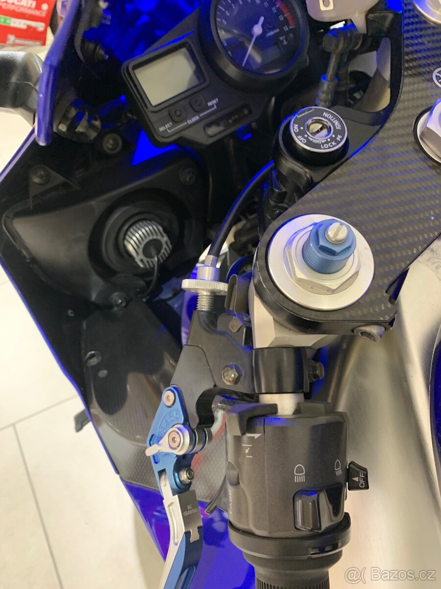 Yamaha YZF R1 -1998 první model - 5